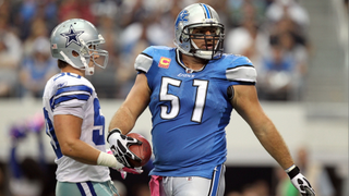 Lions Center On Packers Fans Who Might Moon Him: "They’re Not In Real Good Shape Up There"